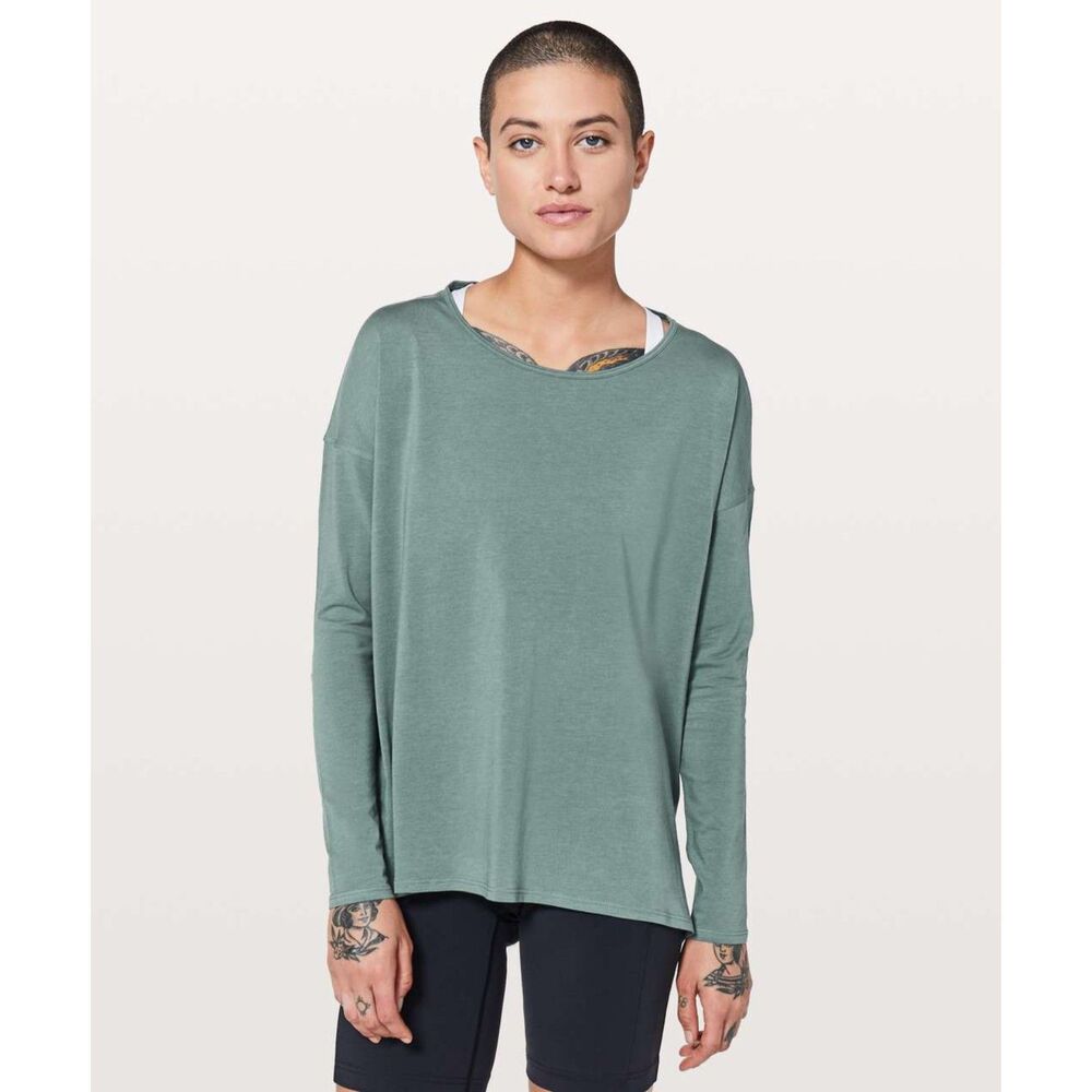 Lululemon Back Into It Long Sleeve Top Size 2 Green EUC